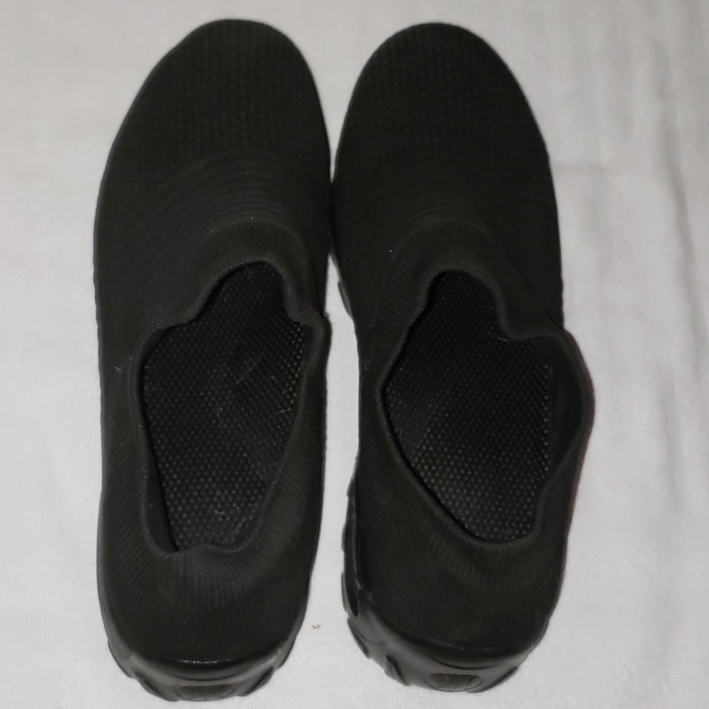 Shoes - Picture 5 of 7